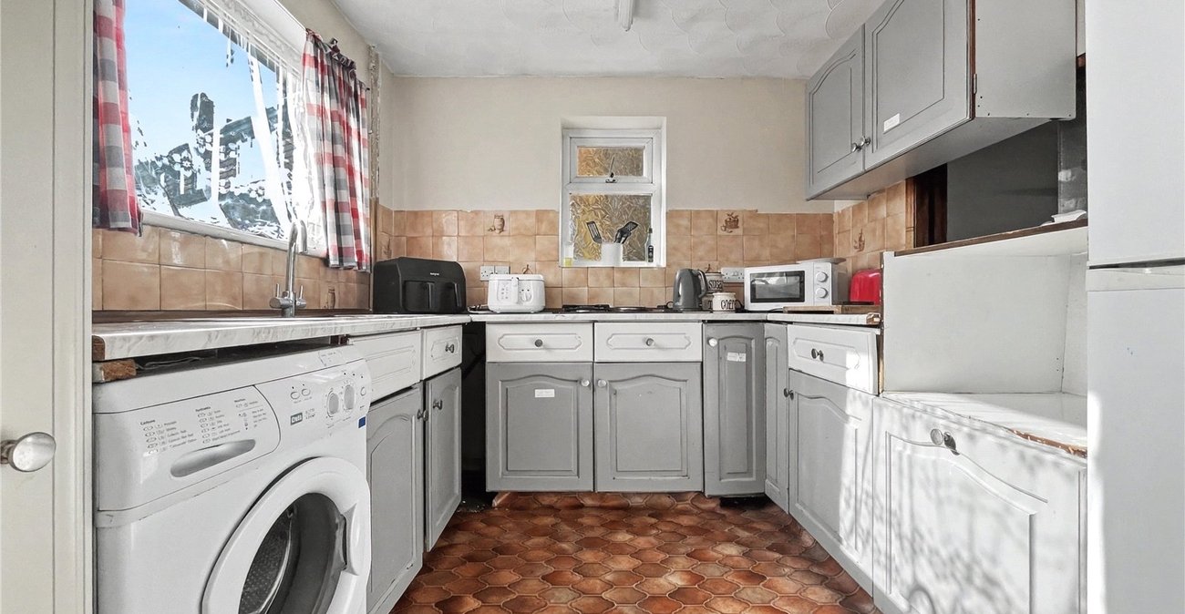 4 bedroom house for sale in Rainham | Robinson Michael & Jackson