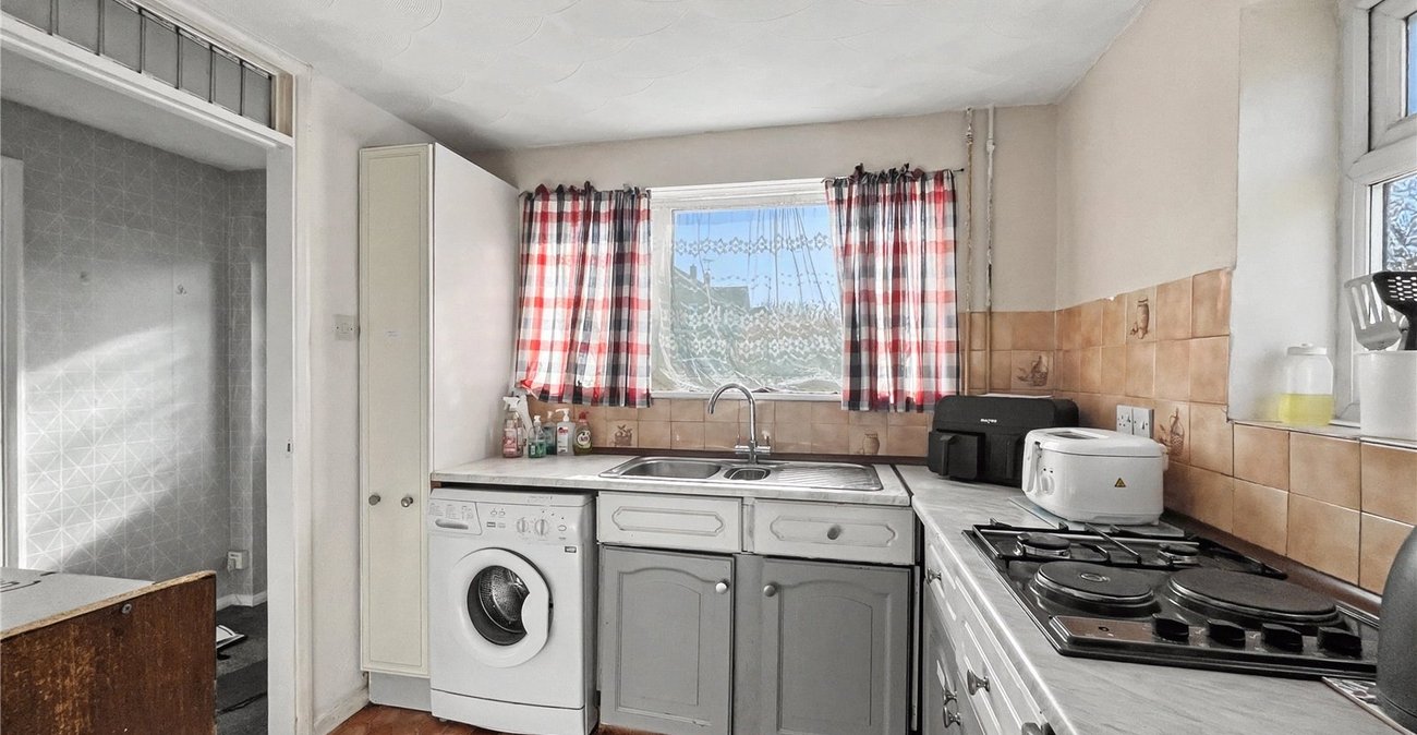 4 bedroom house for sale in Rainham | Robinson Michael & Jackson