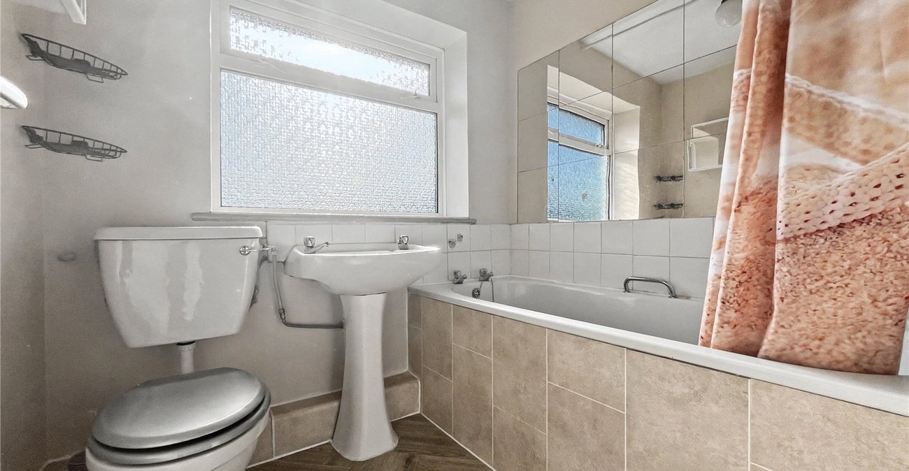 4 bedroom house for sale in Rainham | Robinson Michael & Jackson