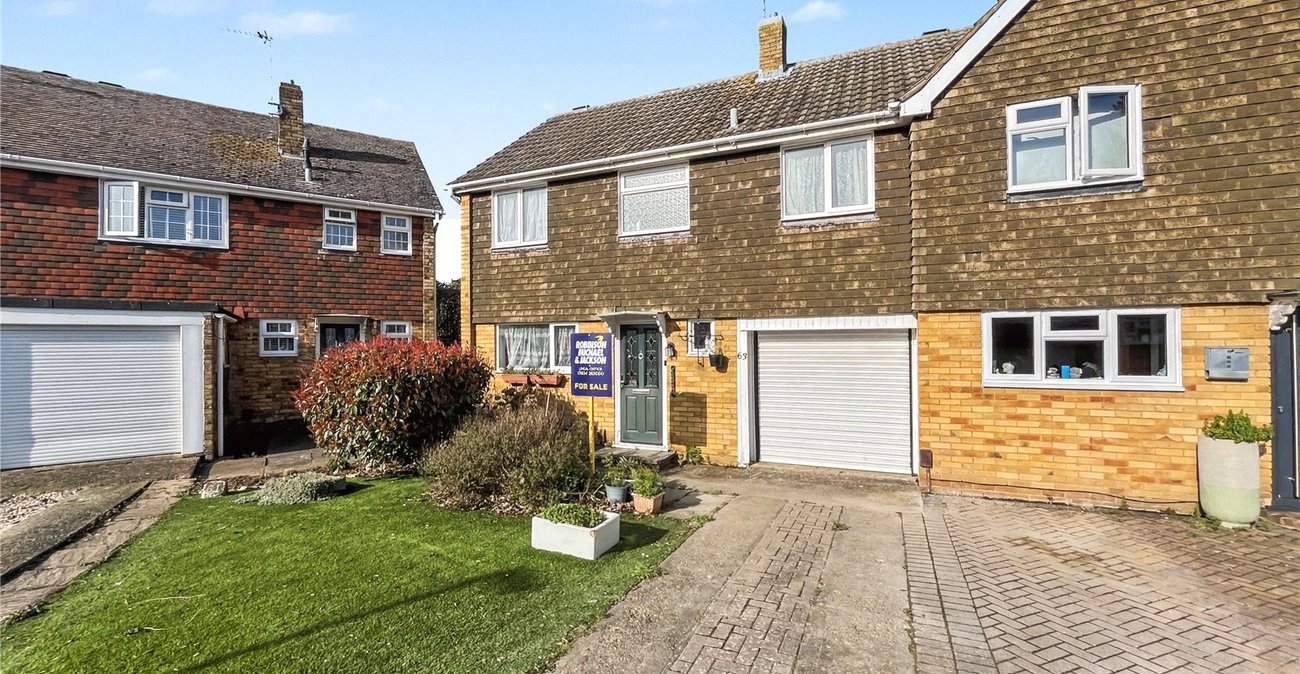 4 bedroom house for sale in Rainham | Robinson Michael & Jackson