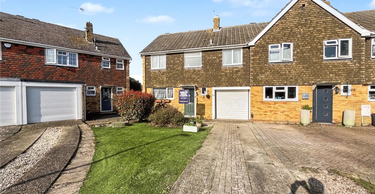 4 bedroom house for sale in Rainham | Robinson Michael & Jackson