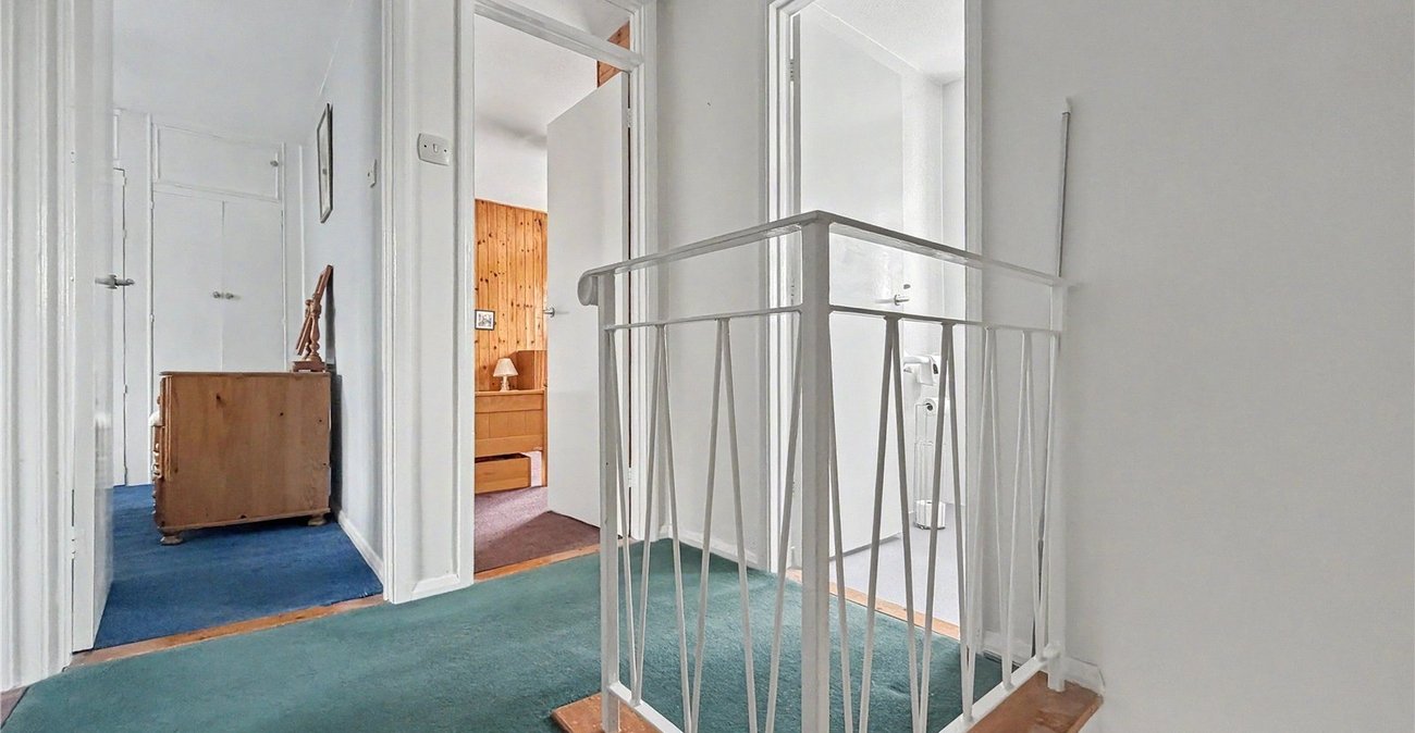 3 bedroom house for sale in Rainham | Robinson Michael & Jackson