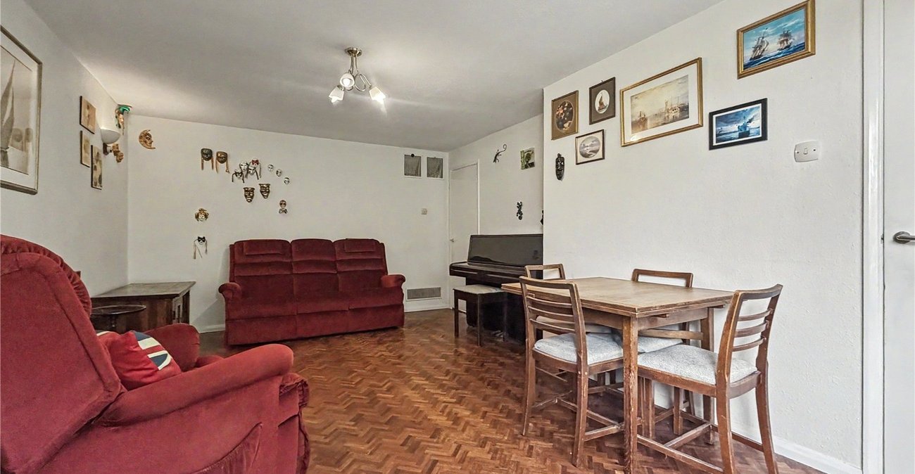 3 bedroom house for sale in Rainham | Robinson Michael & Jackson