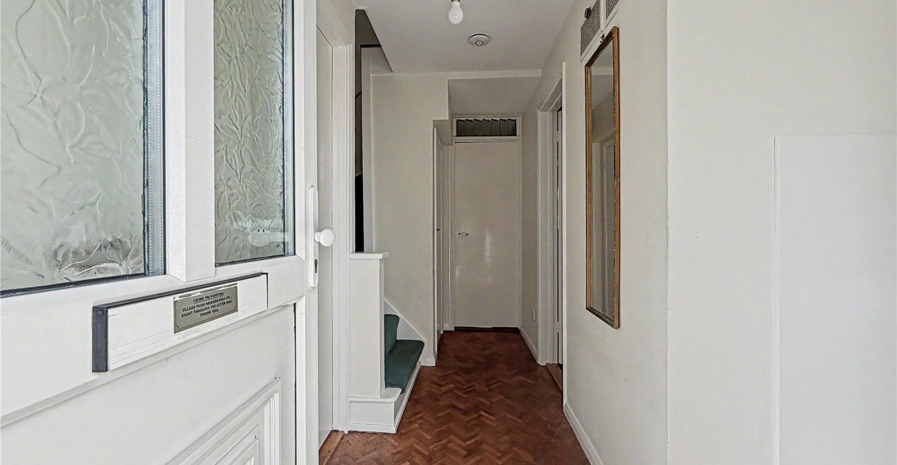 3 bedroom house for sale in Rainham | Robinson Michael & Jackson