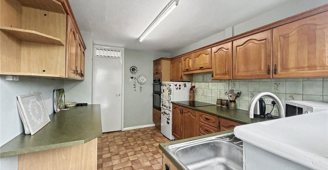 3 bedroom house for sale in Rainham | Robinson Michael & Jackson