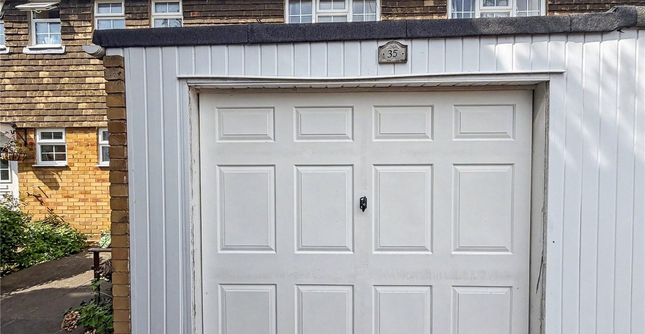 3 bedroom house for sale in Rainham | Robinson Michael & Jackson
