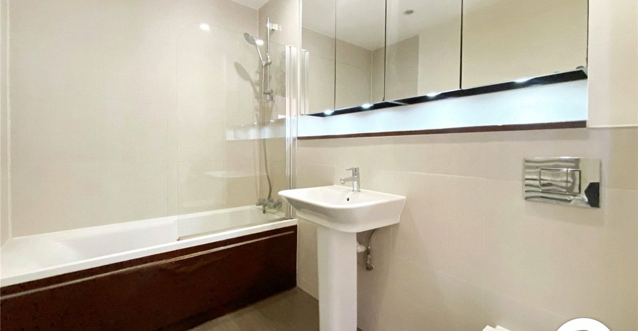 3 bedroom property for sale in Gillingham | Robinson Michael & Jackson