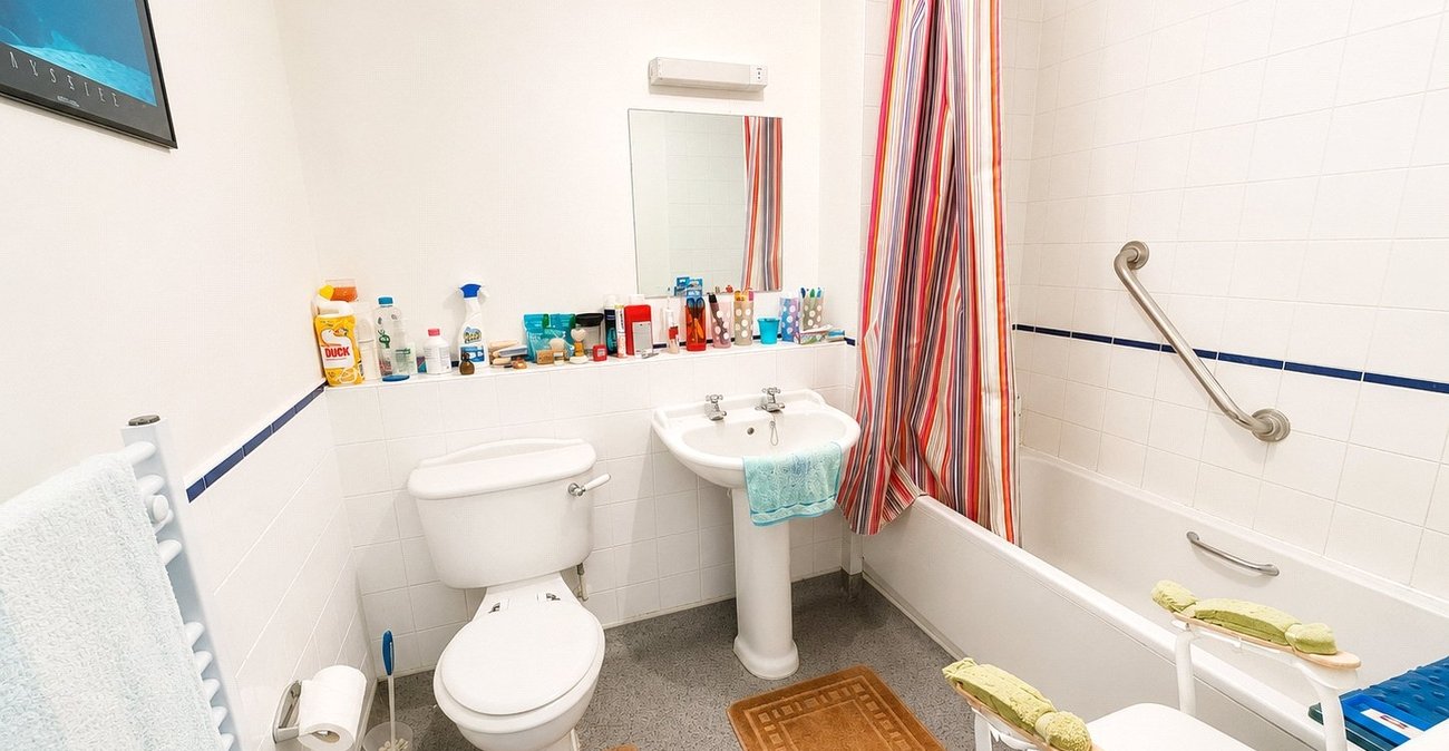 2 bedroom property for sale in Lewisham | Robinson Jackson