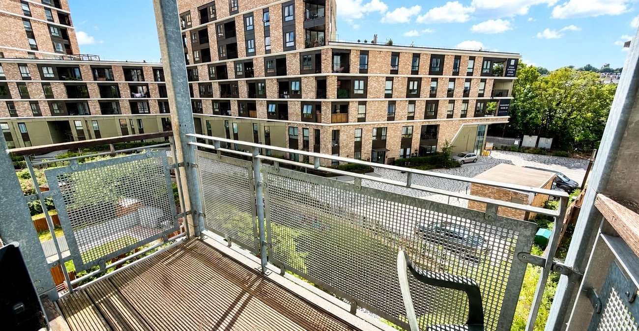 2 bedroom property for sale in Lewisham | Robinson Jackson