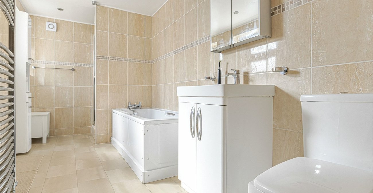 3 bedroom house for sale in Welling | Robinson Jackson