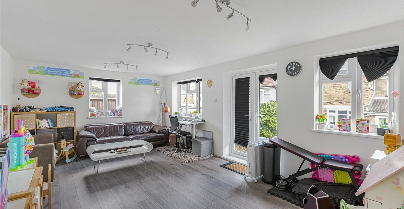 3 bedroom house for sale in Welling | Robinson Jackson