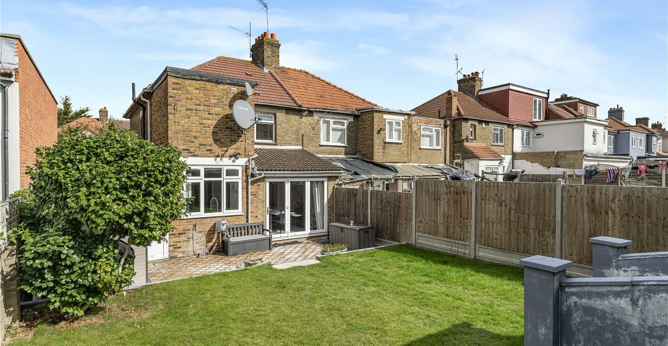 3 bedroom house for sale in Welling | Robinson Jackson