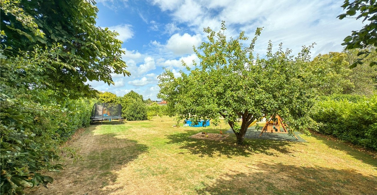 4 bedroom bungalow for sale in Crockenhill | Robinson Jackson