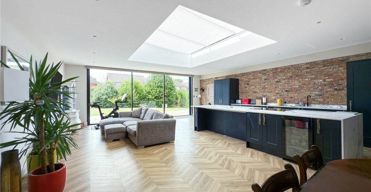 4 bedroom bungalow for sale in Crockenhill | Robinson Jackson