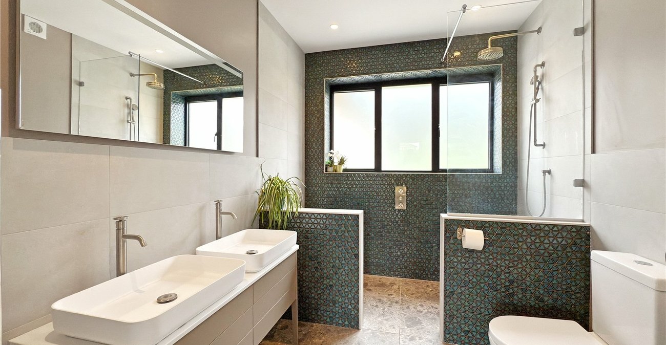 4 bedroom bungalow for sale in Crockenhill | Robinson Jackson