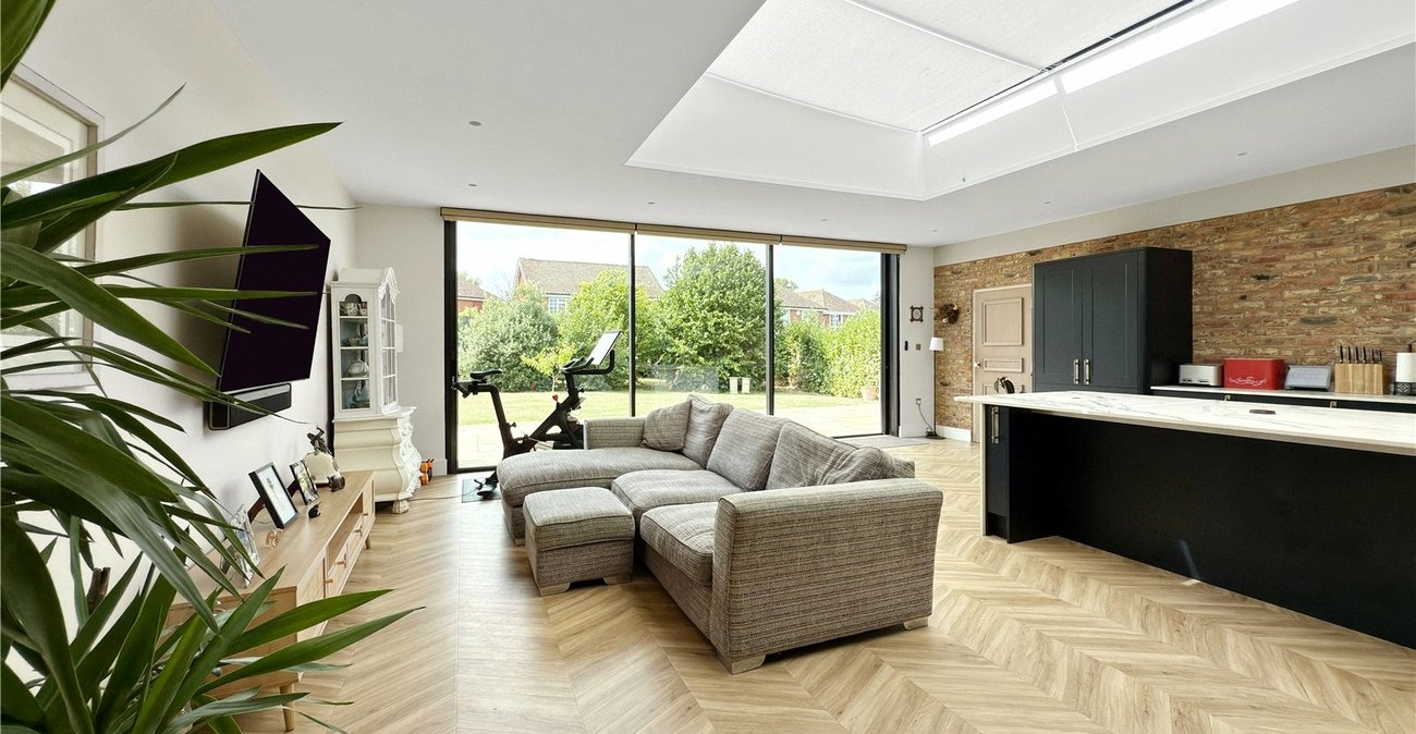 4 bedroom bungalow for sale in Crockenhill | Robinson Jackson