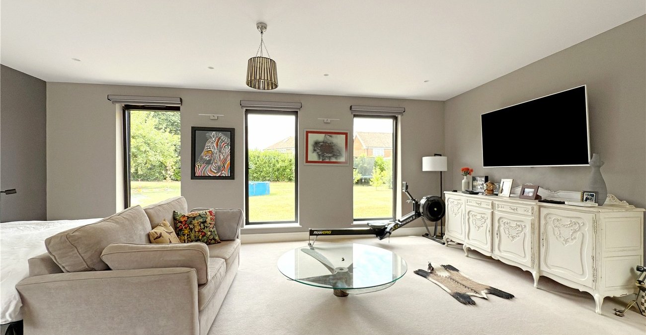 4 bedroom bungalow for sale in Crockenhill | Robinson Jackson