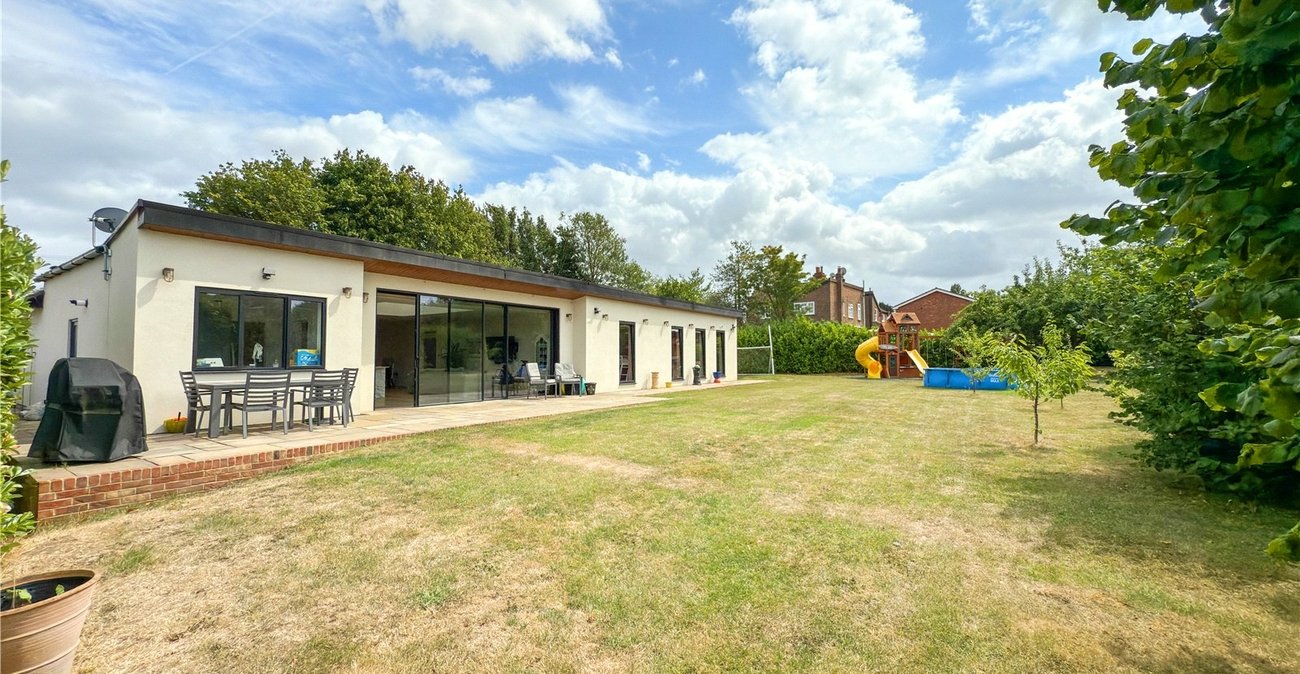 4 bedroom bungalow for sale in Crockenhill | Robinson Jackson