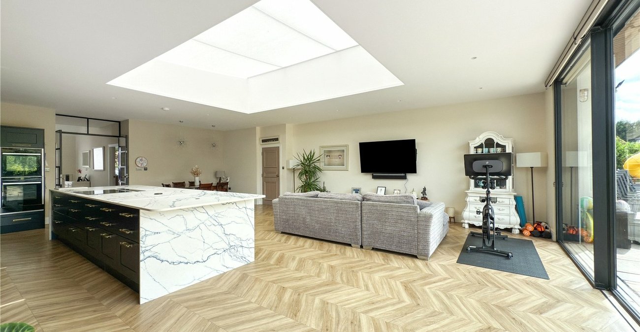 4 bedroom bungalow for sale in Crockenhill | Robinson Jackson