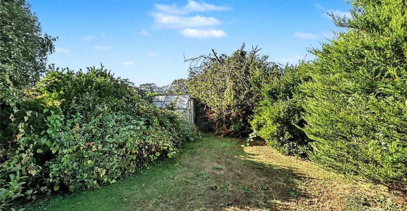 2 bedroom bungalow for sale in Sidcup | Robinson Jackson