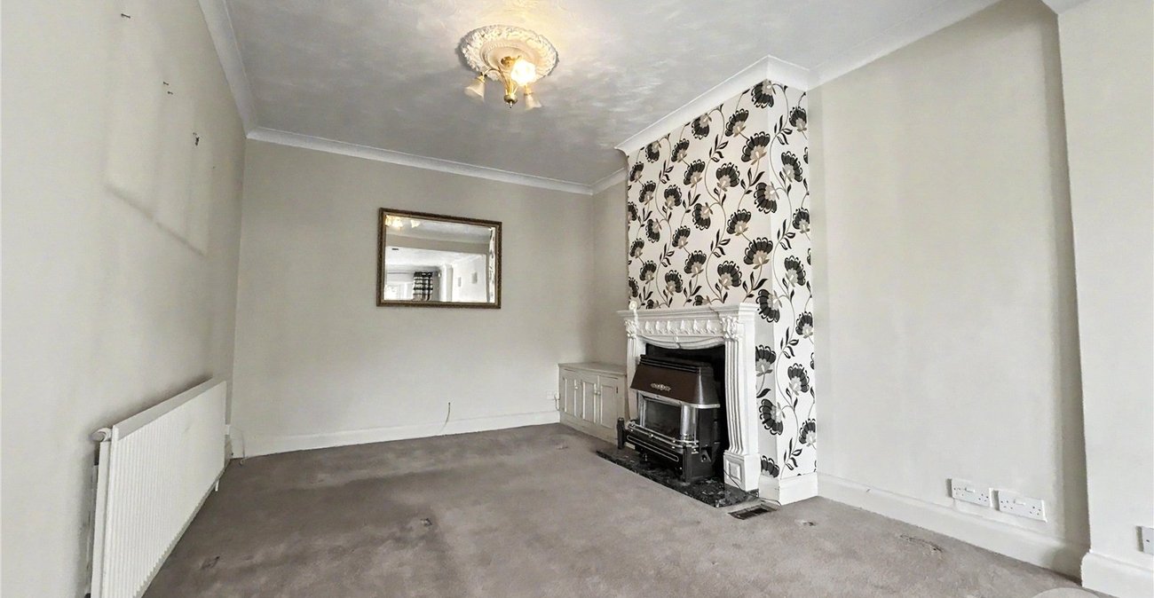 2 bedroom bungalow for sale in Sidcup | Robinson Jackson