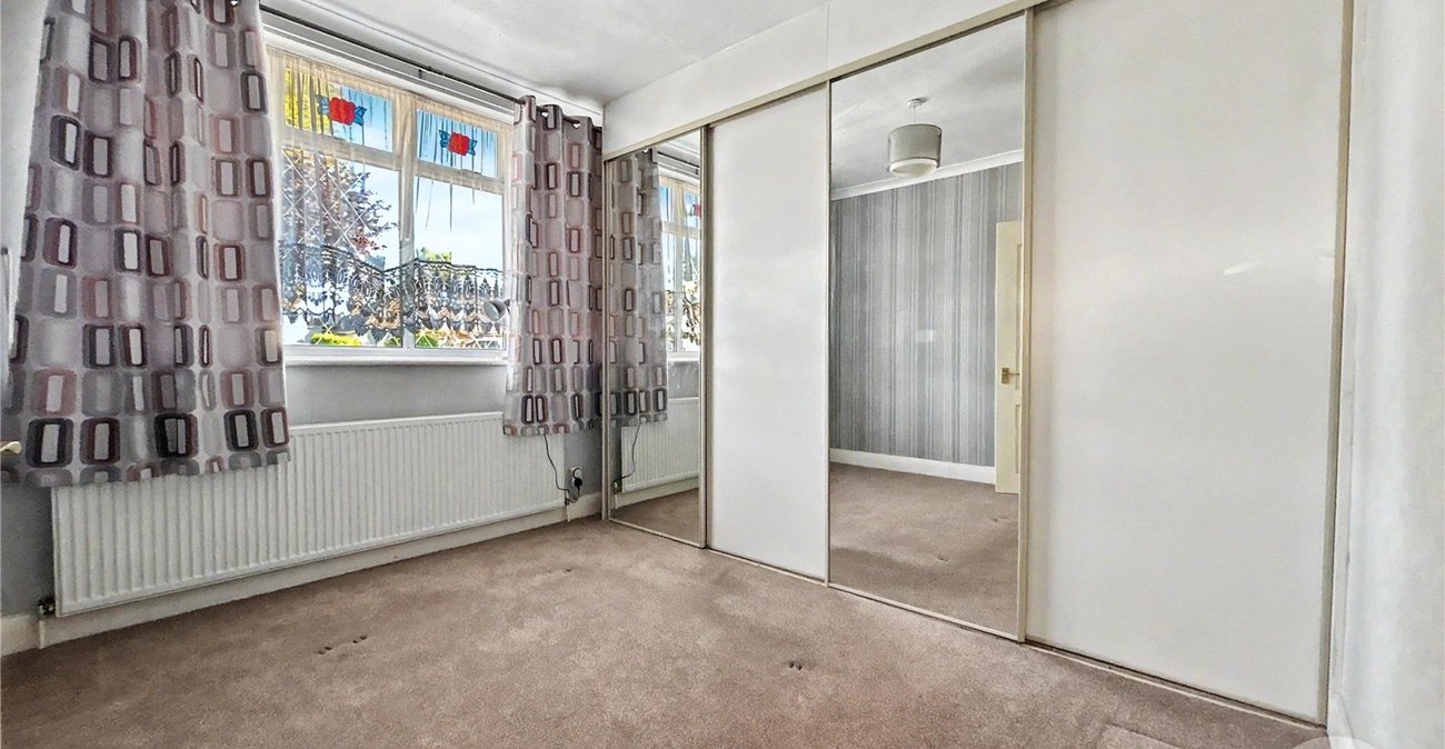 2 bedroom bungalow for sale in Sidcup | Robinson Jackson