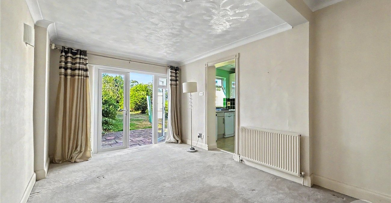 2 bedroom bungalow for sale in Sidcup | Robinson Jackson