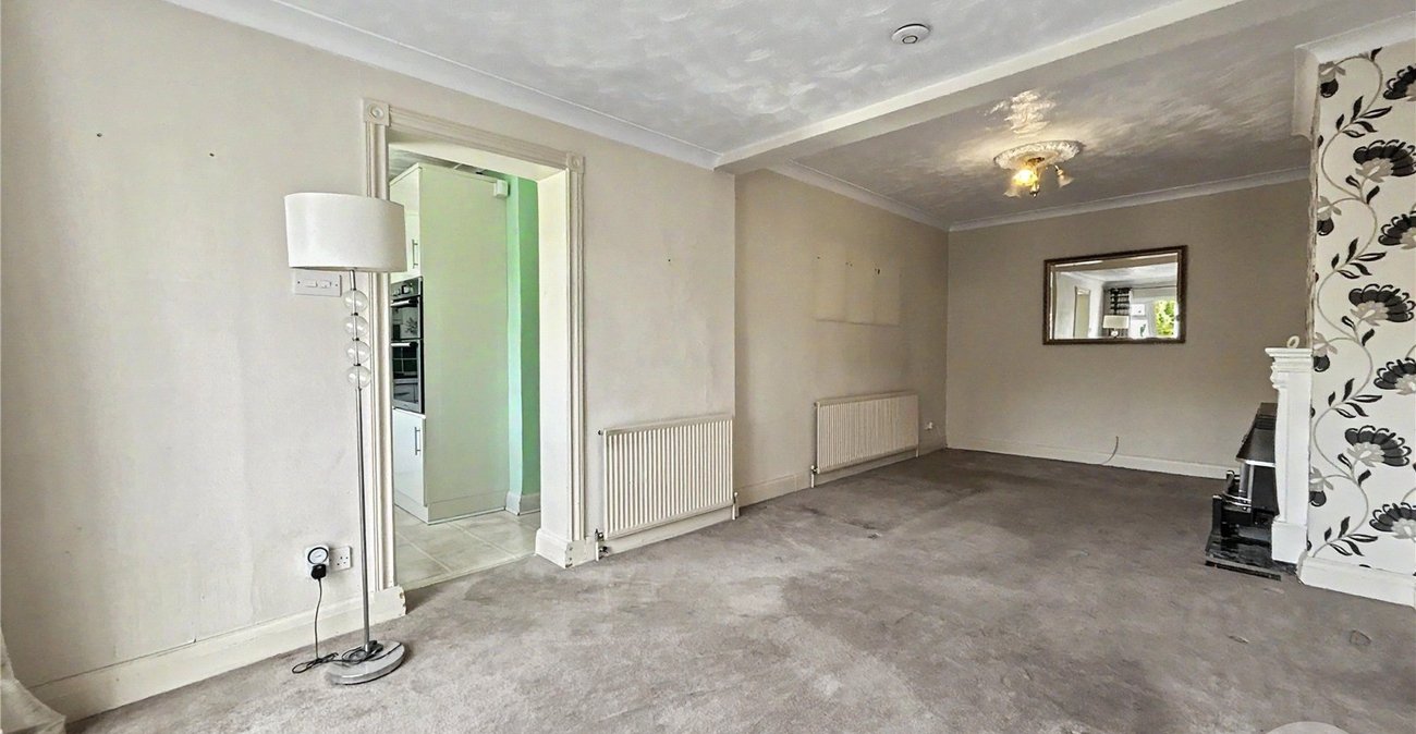 2 bedroom bungalow for sale in Sidcup | Robinson Jackson