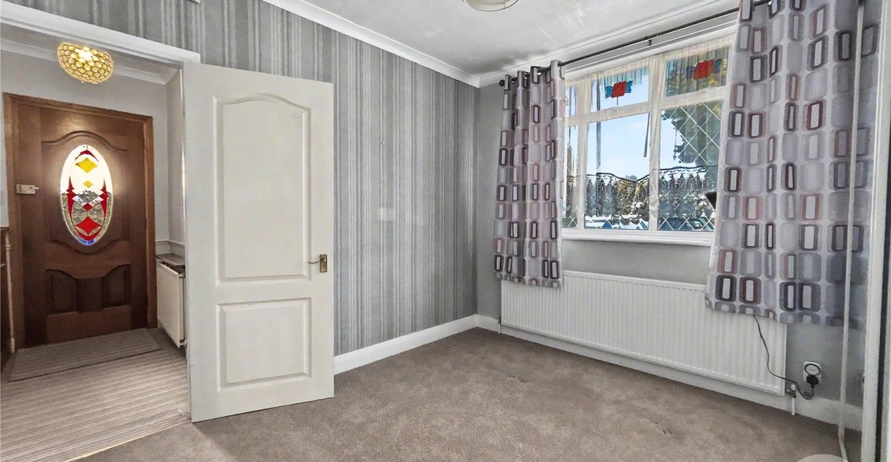 2 bedroom bungalow for sale in Sidcup | Robinson Jackson