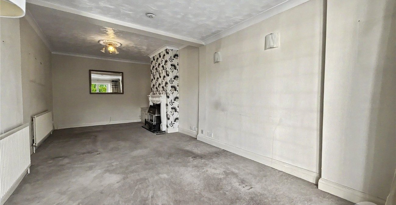 2 bedroom bungalow for sale in Sidcup | Robinson Jackson
