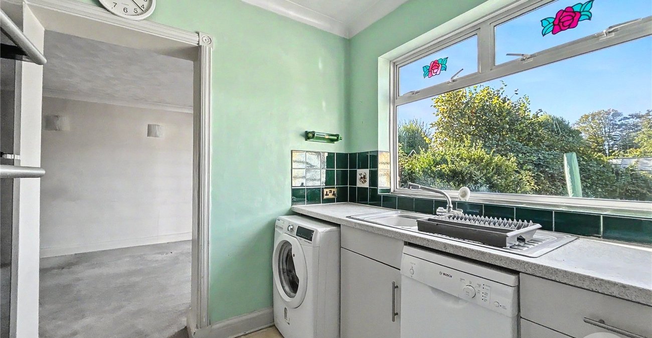 2 bedroom bungalow for sale in Sidcup | Robinson Jackson