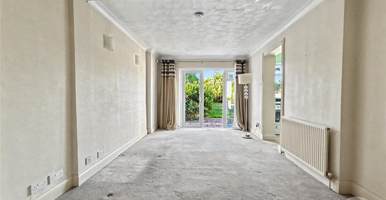 2 bedroom bungalow for sale in Sidcup | Robinson Jackson