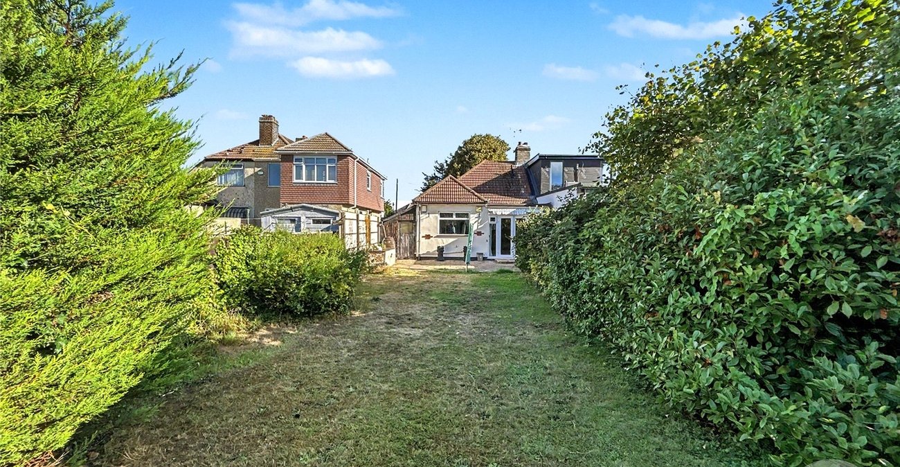 2 bedroom bungalow for sale in Sidcup | Robinson Jackson