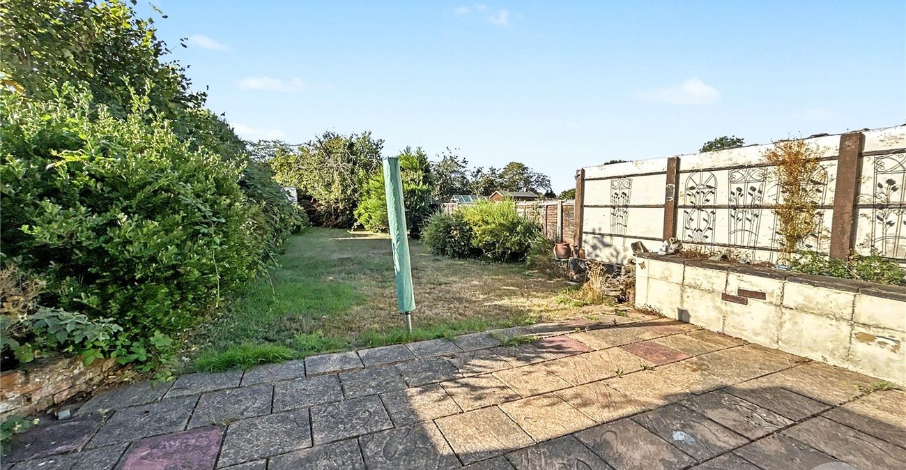 2 bedroom bungalow for sale in Sidcup | Robinson Jackson