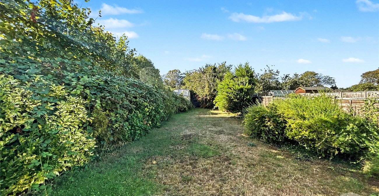 2 bedroom bungalow for sale in Sidcup | Robinson Jackson