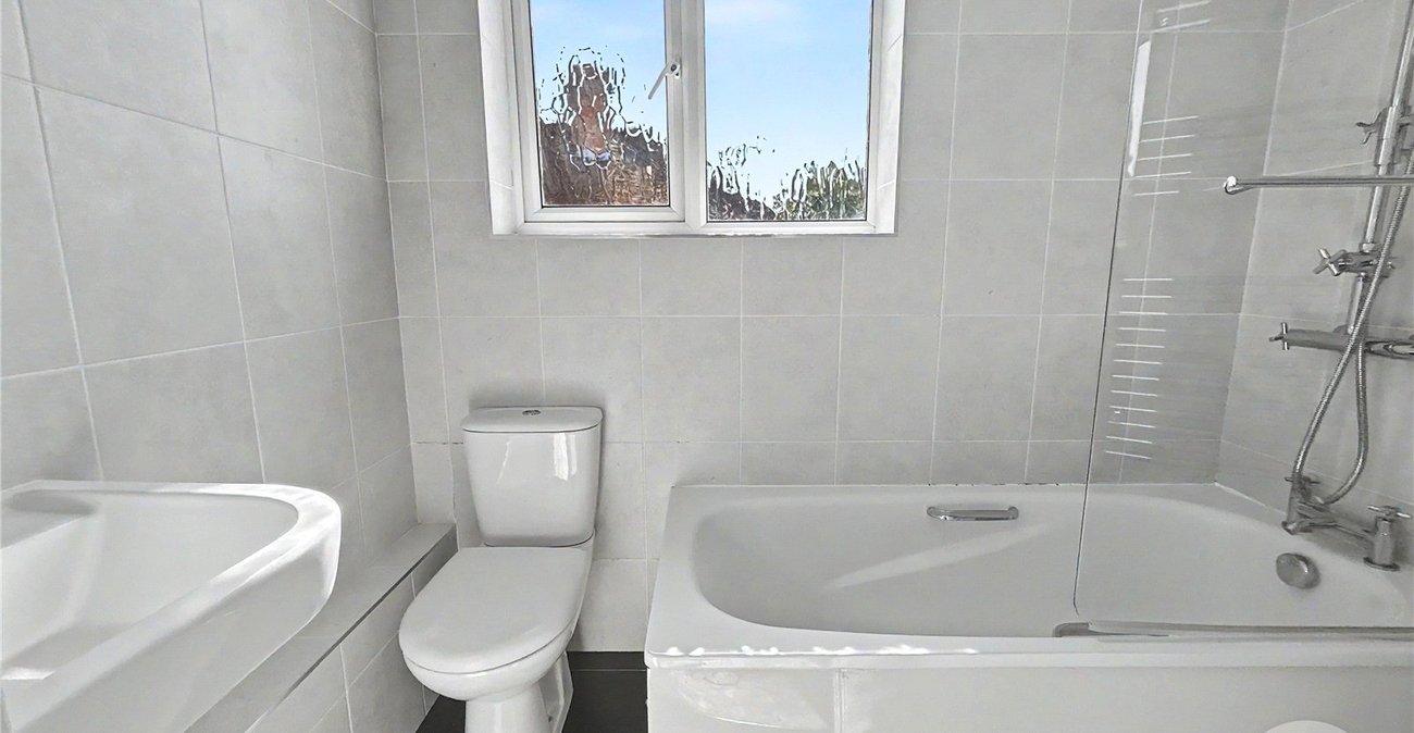 2 bedroom property for sale in Sidcup | Robinson Jackson