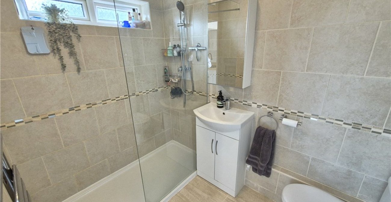 2 bedroom house for sale in Green Street Green | Robinson Jackson