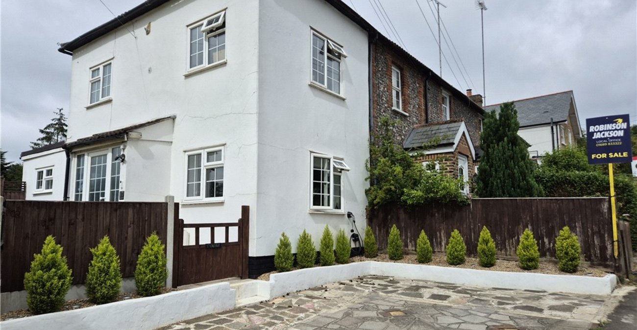 2 bedroom house for sale in Green Street Green | Robinson Jackson