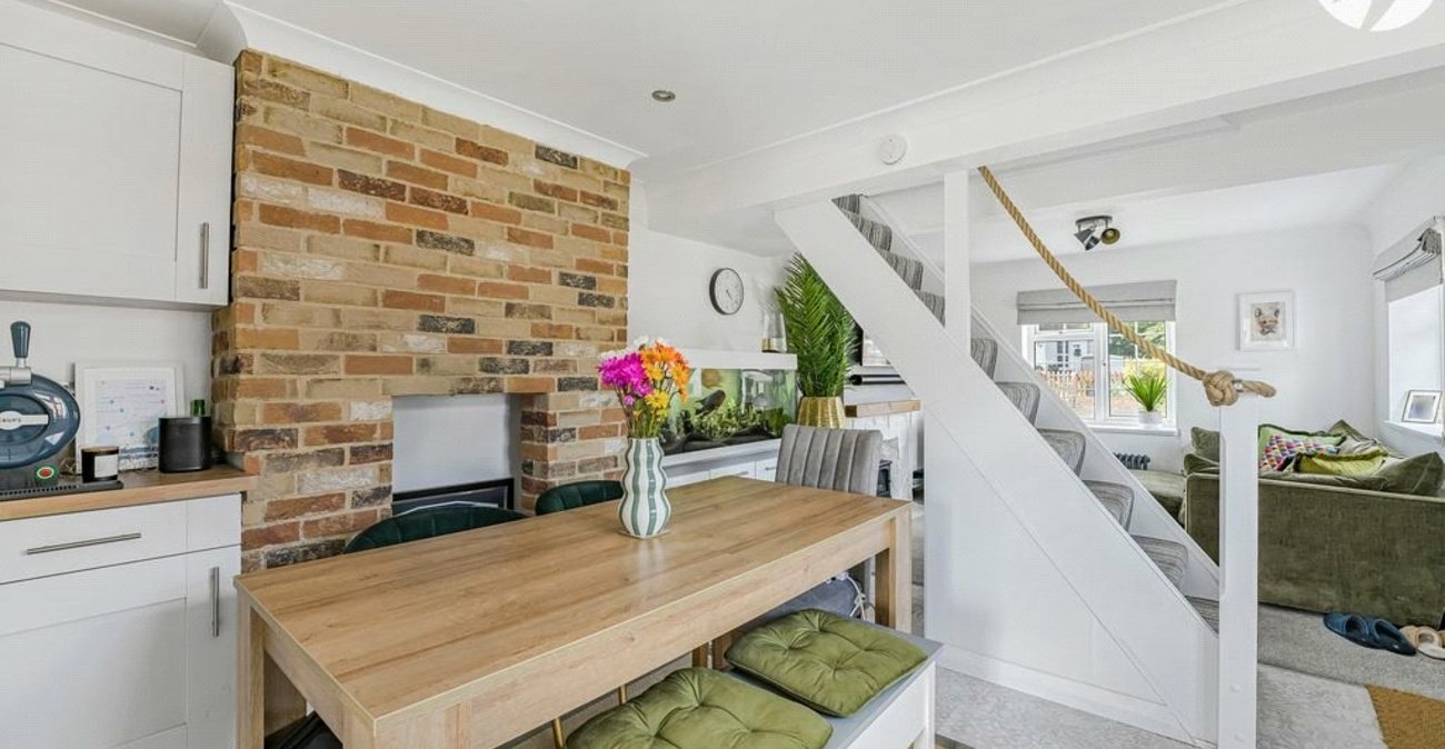 2 bedroom house for sale in Green Street Green | Robinson Jackson