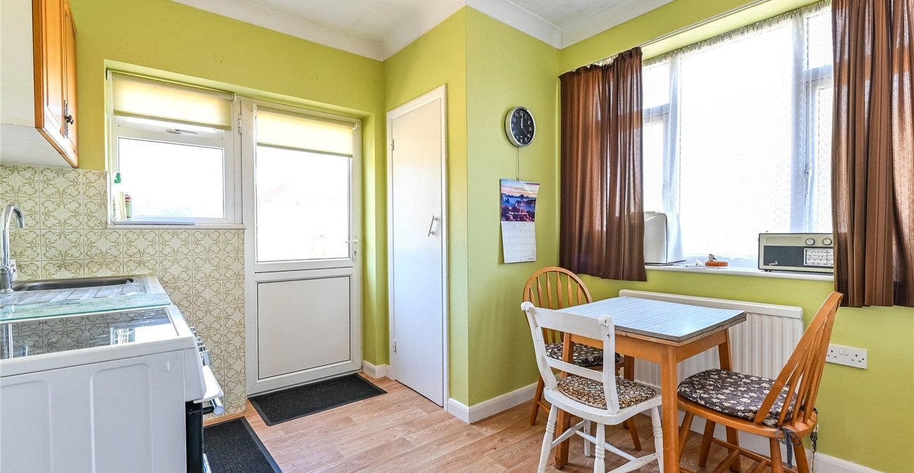 2 bedroom bungalow for sale in Northfleet | Robinson Michael & Jackson
