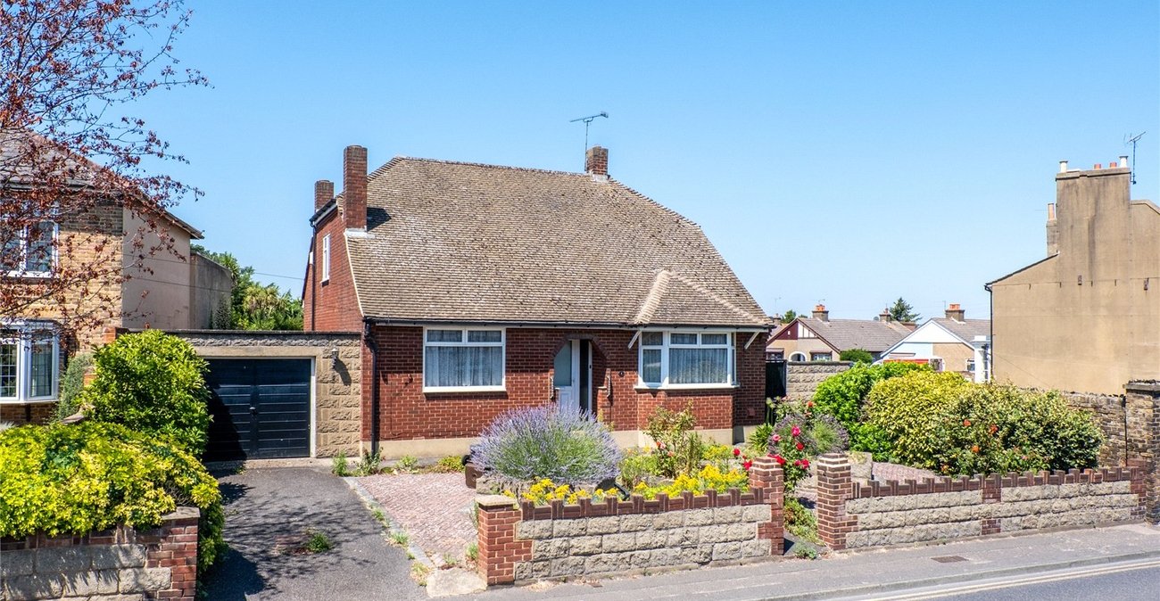 2 bedroom bungalow for sale in Northfleet | Robinson Michael & Jackson