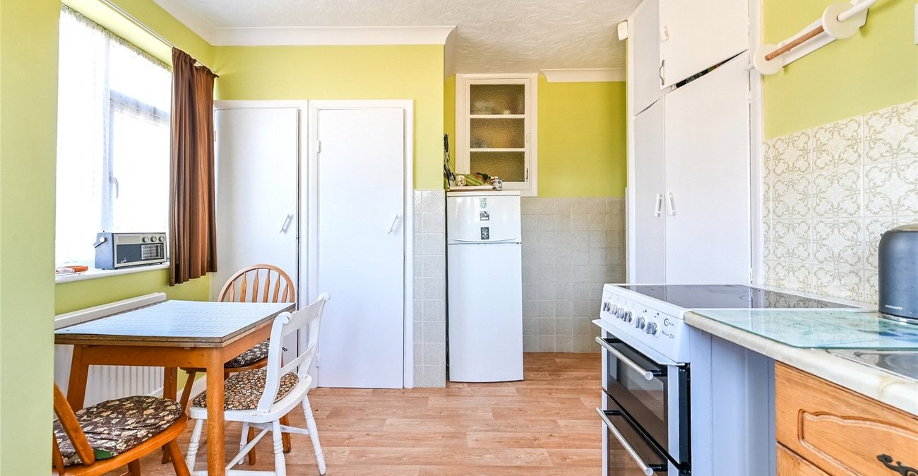 2 bedroom bungalow for sale in Northfleet | Robinson Michael & Jackson