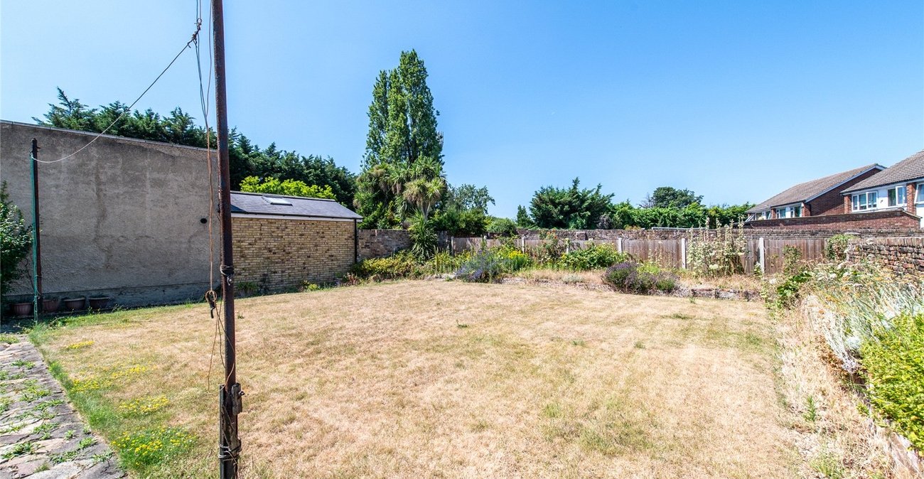 2 bedroom bungalow for sale in Northfleet | Robinson Michael & Jackson