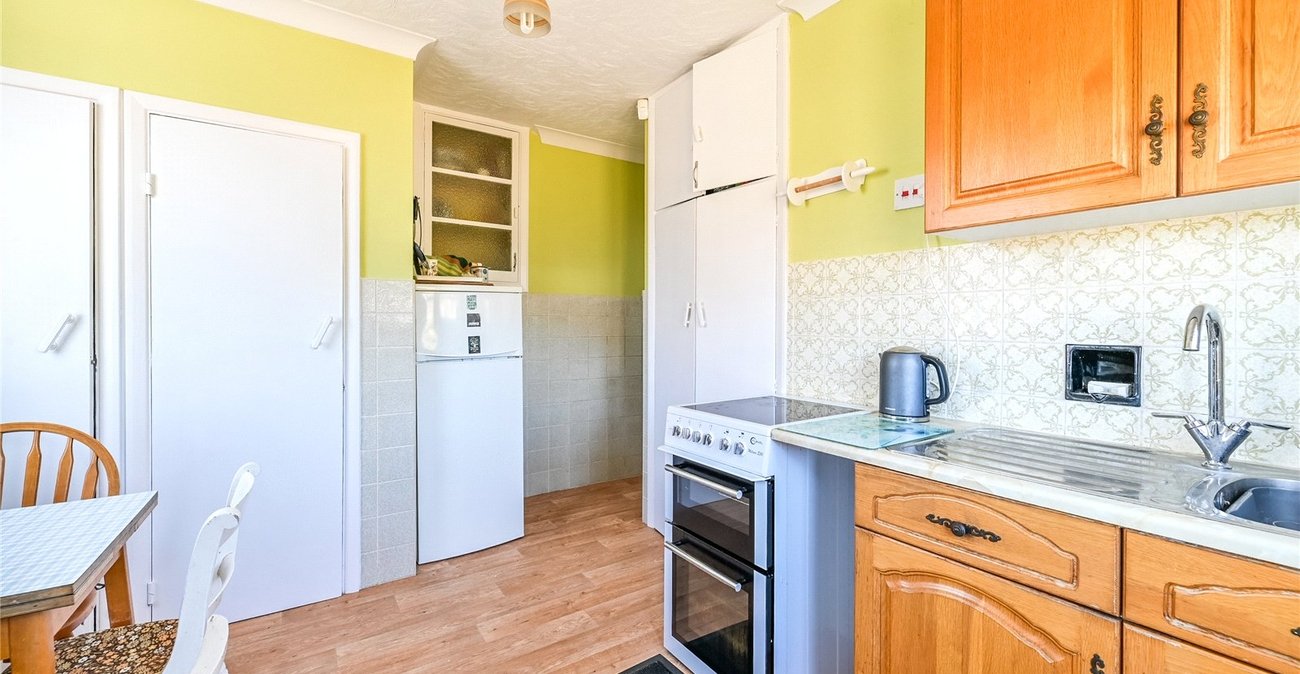 2 bedroom bungalow for sale in Northfleet | Robinson Michael & Jackson