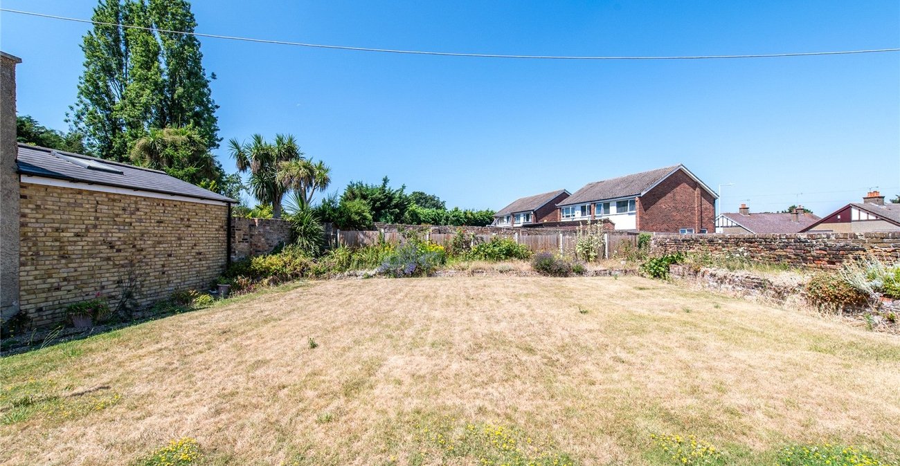 2 bedroom bungalow for sale in Northfleet | Robinson Michael & Jackson