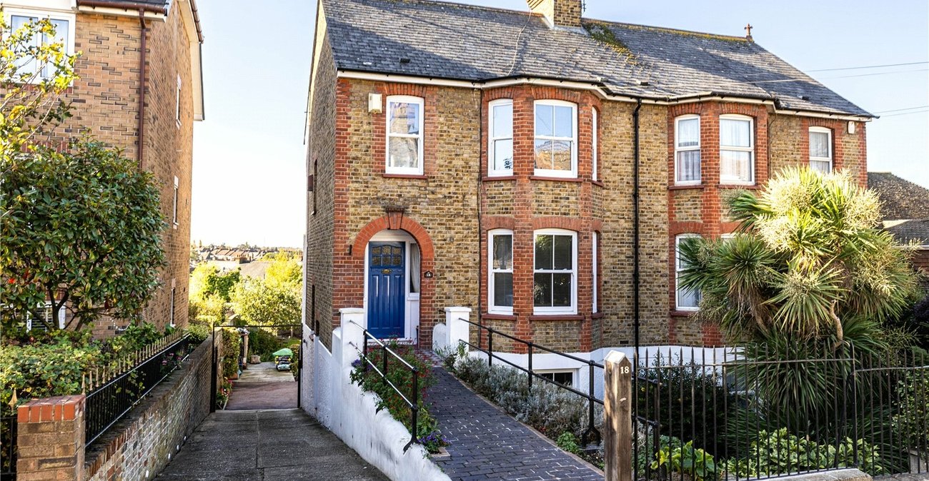 4 bedroom house for sale in Gravesend | Robinson Michael & Jackson