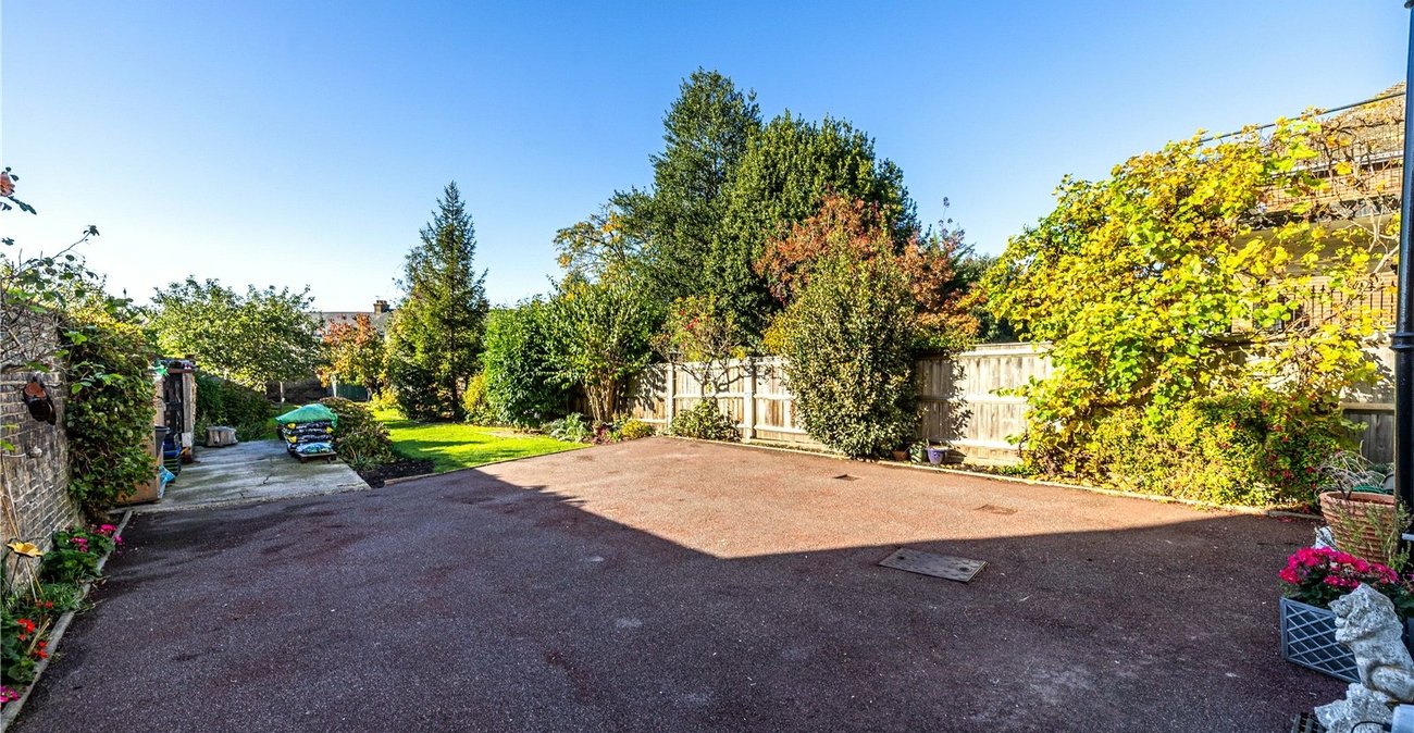 4 bedroom house for sale in Gravesend | Robinson Michael & Jackson