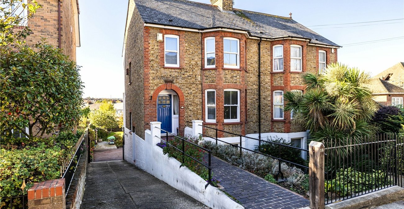 4 bedroom house for sale in Gravesend | Robinson Michael & Jackson