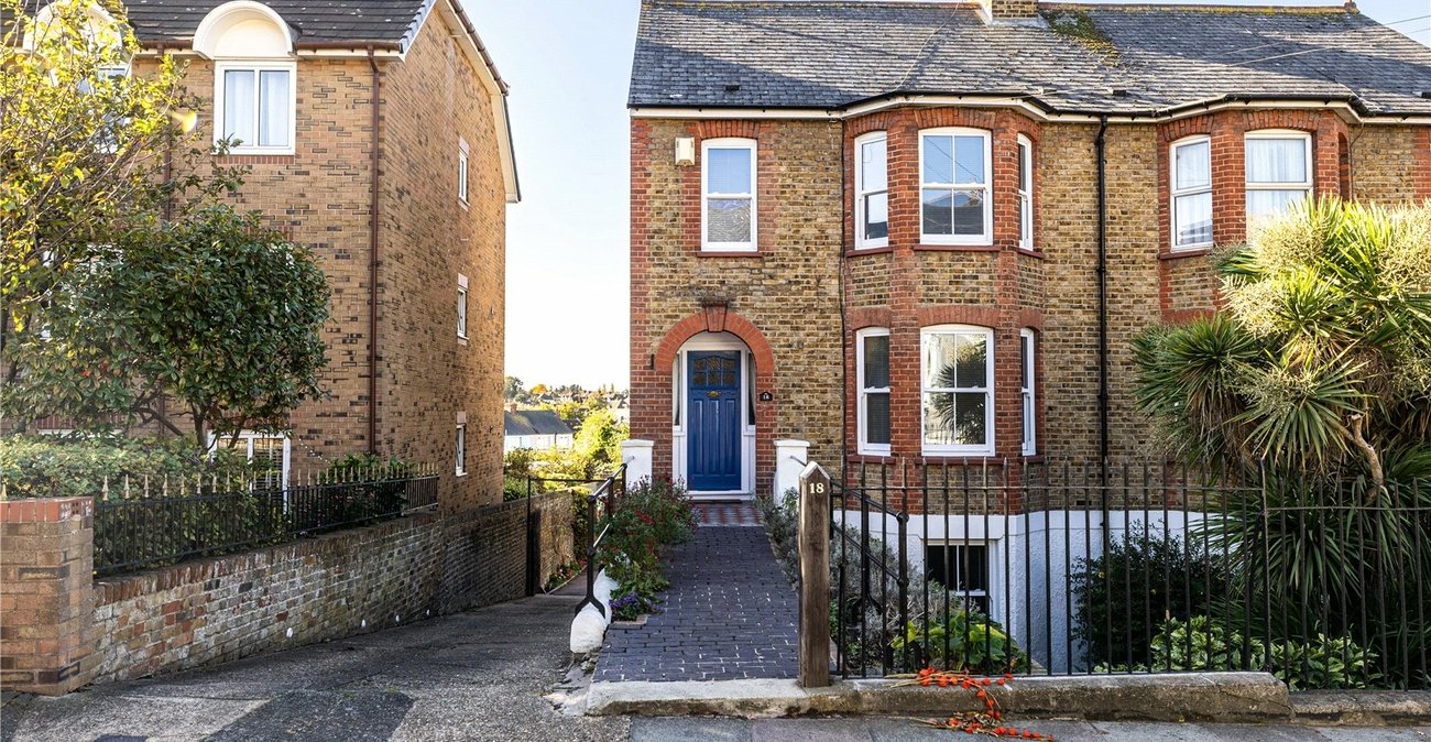 4 bedroom house for sale in Gravesend | Robinson Michael & Jackson