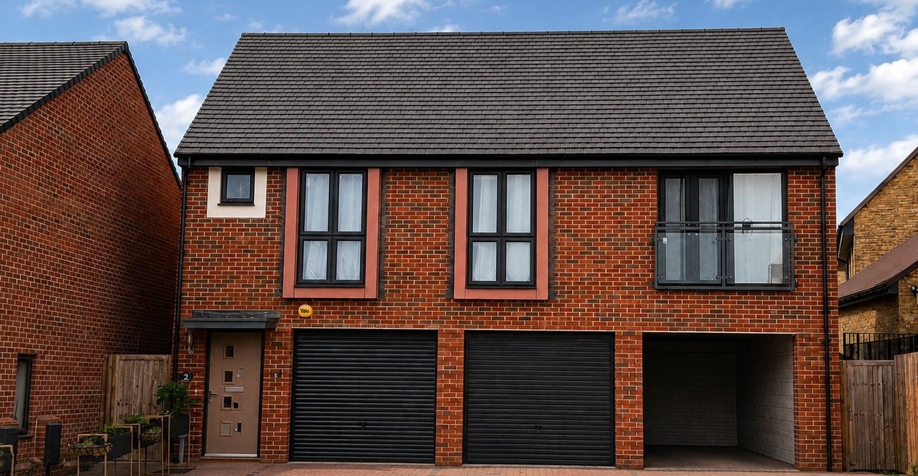 2 bedroom property for sale in Castle Hill | Robinson Jackson